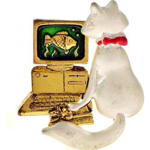 CINDY XIANG Enamel Surfing Internet Cat Brooch Creative Fashion Animal Pin Vintage Style Jewelry High Quality New Design 2021
