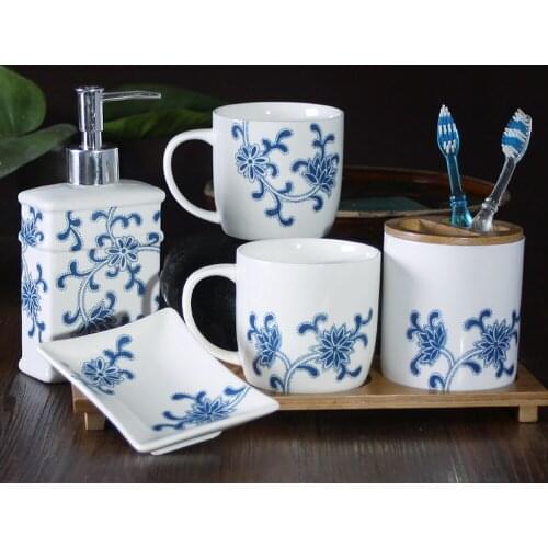Chinese blue and white creative ceramic bathroom four or five sets of bathroom toiletries with handle tooth cup tooth kit LO8720