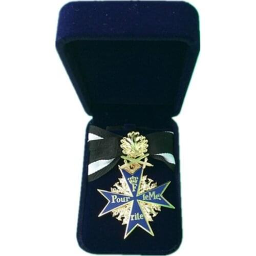 WWI WW1 GERMAN ARMY BLUE MAX CROSS MEDAL OAK LEAVES BADGE METAL PIN WITH RIBBON AND BOX