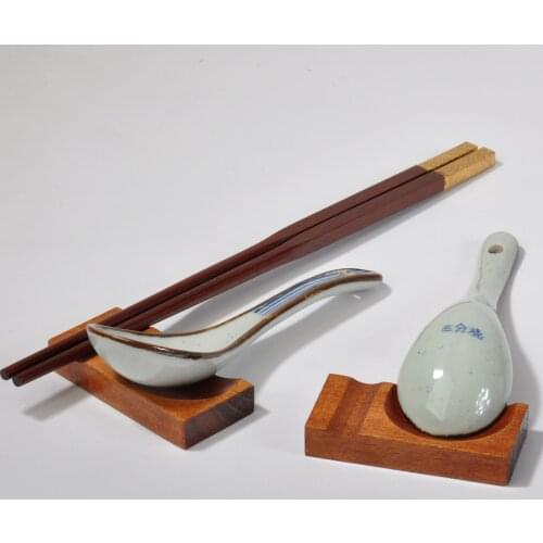 1PC Japanese Wooden Spoon And Chopstick Holder Chopstick Pillow Rest Table Decoration Kitchen Tools