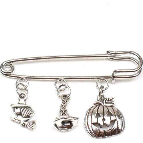 Hot Halloween Party Accessories Gothic Magic Book Witch Skull Coffin Cat Hand Addams Family Brooch Button Enamel Lapel Pin Badge