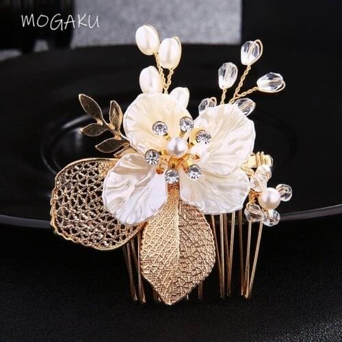 MOGAKU Gold Color Leaves Hair Clips Women Bohemia Fashion Hair Jewelry Bridal Flower Hair Comb Bridesmaid Pearl Shell Headpiece