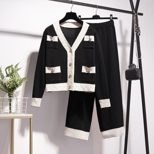 Spring Autumn New Contrast Knitted Age Reducing Two Pieces Set Tracksuits Women Button Deco Cardigan V-neck Loose Sweater Suit