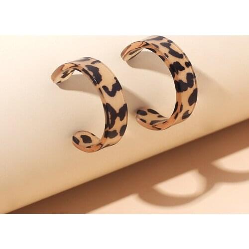 New Fashion Resin C Shape Stud Earrings For Women Girls Trendy pierced Boho Type Ear Bijoux Party Wedding Jewelry Simple Design