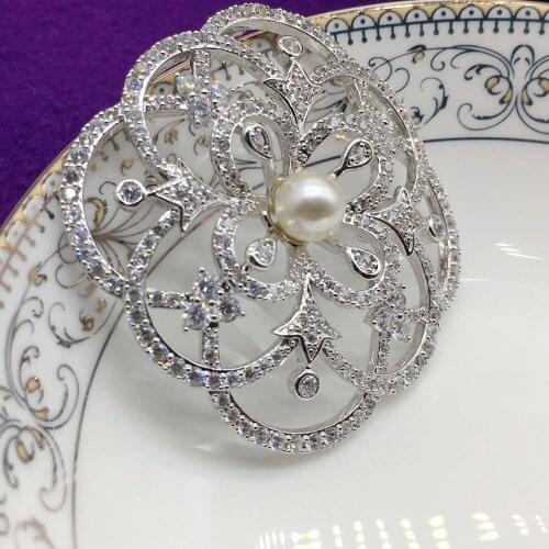 Micro zircon brooch round pearl pendant ladies zircon fluorescent pin woman