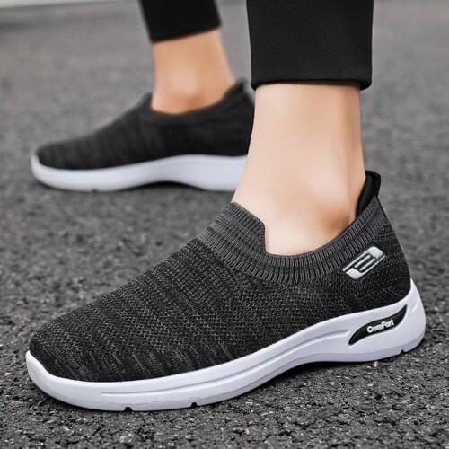 Autumn Sports Sneakers Socks Mesh Slip On Sports Shoes For Men Walking Shoes Fashionable Mens Trainers Espadrilles