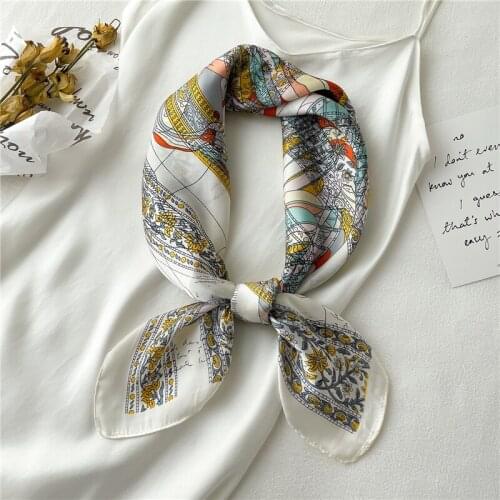 2021 Silk Square Scarf Foulard Headbands Neckerchief Design Print Luxury Shawls and Wraps Female Bandana Women Hairscarf