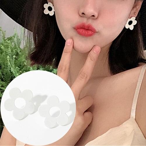 Flower Earrings Simple White Flowers Stud Earrings For Women Girls Cute Earring Bijoux Party Jewelry Accessories Gift