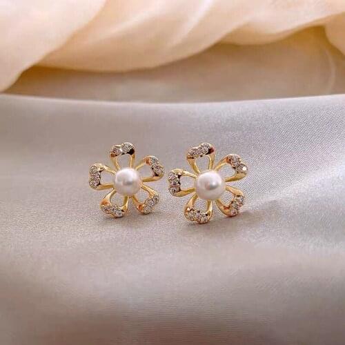 Korean New S925 Needle Pearl Petal Earrings Simple Temperament Net Red Earrings Fashion Small Student Earrings