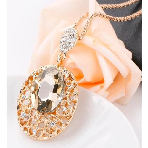 Fashion Women Jewelry Gold-color Hollow Hearts Oval Glass Crystal Pendant Necklace Charm Long Sweater Chain Necklace for Women