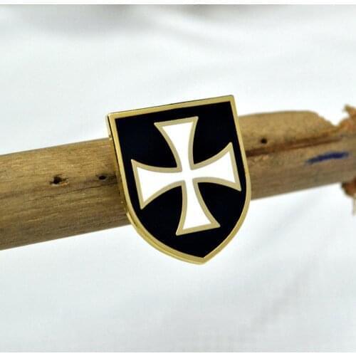 Charming Masonic Knight Brooch with Butterfly Clasp Black Cross Pattern Metal Lapel Pin Freemason Badge Mens Business Gift