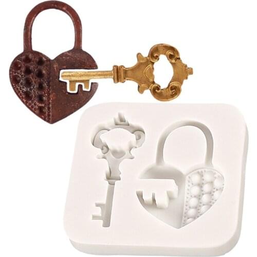72XE Retro Key Lock Keychain Epoxy Resin Mold DIY Earrings Necklace Silicone Mould