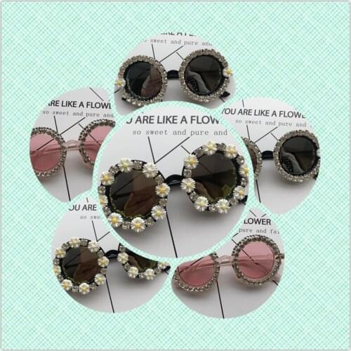 Womens sunglasses fashion retro handmade flower with diamond ladies sunglasses cute sexy personality ladies sunglasses UV400
