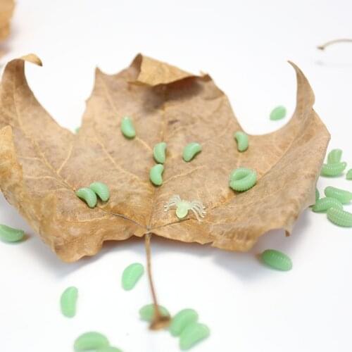 60pcs Halloween Fun Mini Plastic Green Luminous Insect Prank Birthday Toy DIY Decoration Insect Party Props