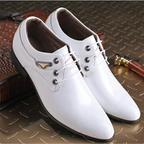 2020 New Fashion Mens White Wedding Party Leather Shoes British Man Casual Oxfords Mens Lace-Up Dress Business Office Shoes
