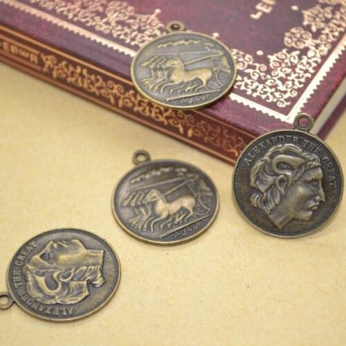 10 pcs Zinc Alloy Antique Bronze Charms round Horse & people metal pendant DIY Jewelry Making 27*23mm 1493