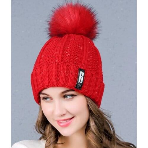 Lady Knitted Pompom Hat Girls Winter Warm Cotton Cap Students Knitting Warm Hat Comfortable Casual Bonnet Femme Hat B-8509