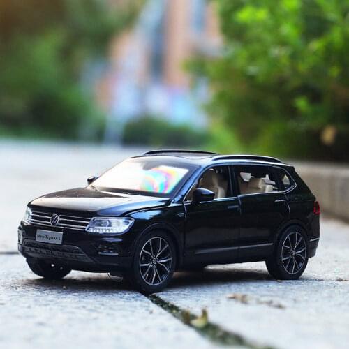 1:32 Volkswagen-Teramont Car Model Alloy Car Die Cast Toy Car Model six open Pull Back Childrens Toy Collectibles Free Shipping