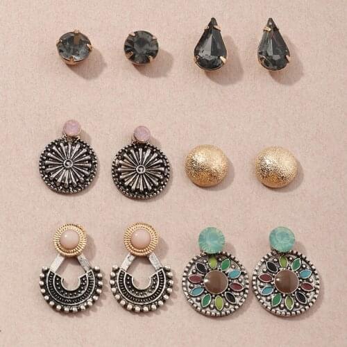 Jewelry for women Unusual Stud earrings 2021 trend HangingRetro fashion geometric pattern earrings suit joker diamond earrings