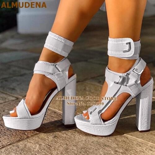 ALMUDENA White Blck Crocodile Open Toe Chunky Heels Snakeskin Platform Sandals Metal Buckle Strap Dress Shoes Dropship Cage Shoe