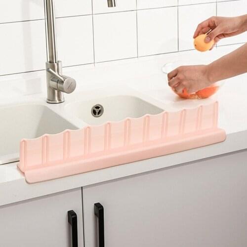 New Creative Suction Cup Sink Flap Water Barrier Oil-proof Splashproof Baffle Repeatable Kitchen Sink Water Splash Proof