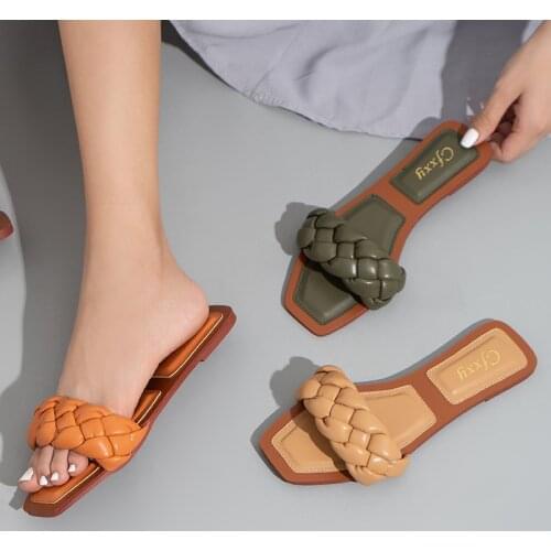 Female with flat sandals 2021 new leisure summer sandals women participants in lady shoes