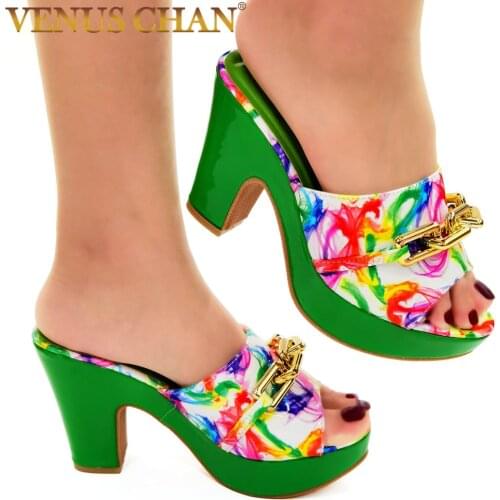 2021 Ladies Dress Shoes Patent Leather Wedding Shoes for Women Bride High Heels Sexy Ladies Square Toe Clear Rhinestone Heels