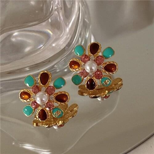 Vintage Earrings Women Retro Aesthetic Colorful Flower Pearl Aretes Charm Lady Stud Earring Pendant Gift Korean Fashion Jewelry