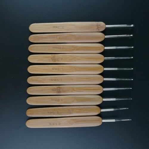 10pcs in 1 Set Bamboo Handle Metal Crochet Hooks Needlecrafts Tool 0.5mm/0.75mm/1mm/1.25mm/1.5mm/1.75mm/2mm/2.25mm/2.5mm/2.75mm