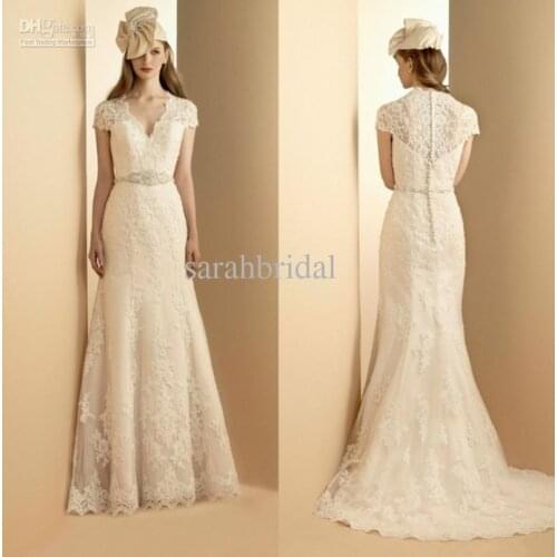 2018 Elegant Vintage Lace Wedding Dresses With Sashes Appliques A-Line Tulle V Neck Ruffles Short Sleeves Long Bridal Gowns