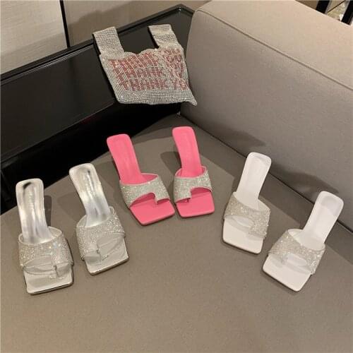 2021 Summer New Low Heel Single Strap Slides Flip-Flops Rhinestone Internet Celebrity Square Toe High Heel Sandals