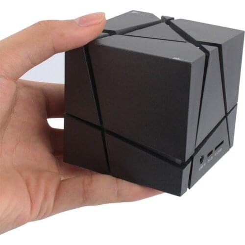 Altavoz Bluetooth Speaker Qone Wireless Portable Mini Speakers LED Light TF FM Radio Caixa De Som Stereo Sound Box MP3 Player