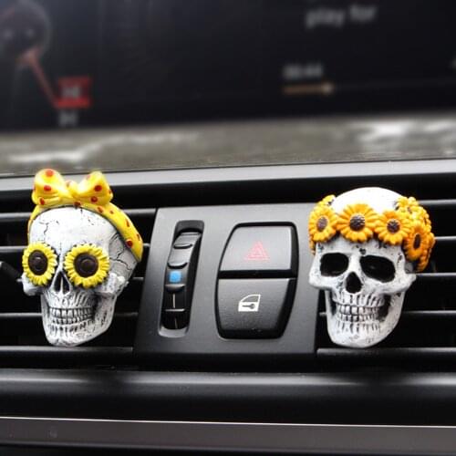 2pcs Skull Scented Car Air Vent Decor Scent Air Freshener Clip Ornament