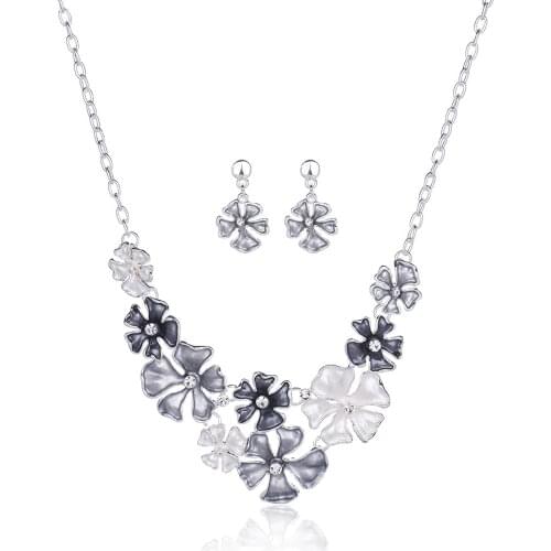 Cring Coco Flower Necklace for Wedding 2020 New Design Plant Jewelry Womens Charming Alloy Statement Necklace Choker Girls Gift