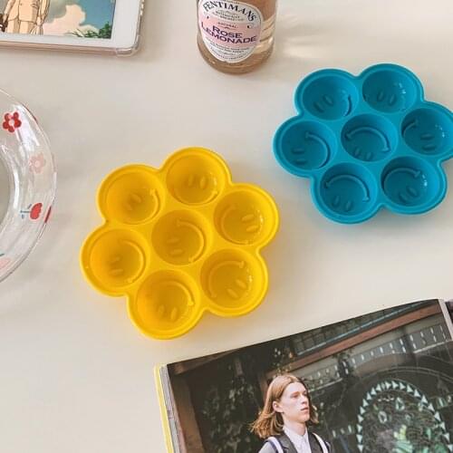 Food Mold Silicone Lovely Classic Yellow Smiley Face Summer Drink Quick Frozen Ice Making Household Ice Mold