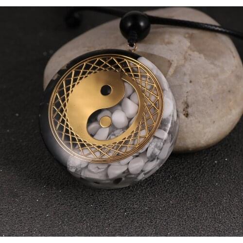 Natural Stone Chip Gravel Tai Chi Pendant Oronge Necklace Yin and Yang Black and White Orgonite Reiki Energy Pendulum Jewelry