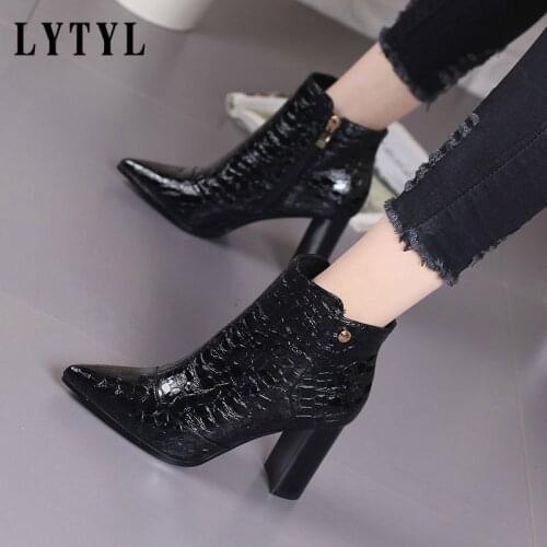 2020 Motorcycle Boots Women Crocodile pattern Leather Short Cossacks High Heels Cowgirl Booties Ankle botas Shoes AA-313