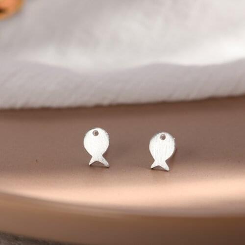 Small Fish Shape Stud Earring For Women Silver Color Simple Cute Animal Ear Ring Sweet Fashion Design Girl Student Party Jewelry