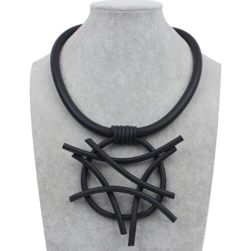 YD&YDBZ Irregular Circle Pendant Necklace Women Unique Leather Rubber Rope Chunky Chain Necklaces Party Jewelry Festival Gift