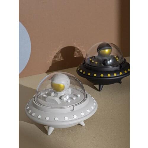 Creative Space Astronaut Ashtray With Lid UFO Cute Ash Tray Smoking Weed Gift For Boyfriend Home Decoration Accessories
