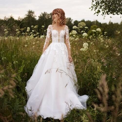 Scoop Neckline with Sexy Slit Long Sleeves Garden Wedding Dress Illusion Back Bridal Gowns vestito da sposa