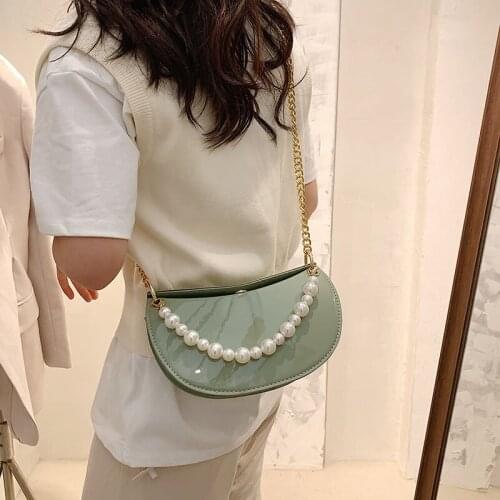 Design Advanced Retro Pearl Chain Armpit Bag 2021 Texture Single Shoulder Messenger Small Square Bag Saddle Bag Satchels