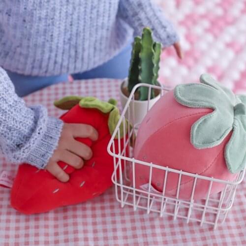 1Pcs Creative Cartoon Pluche Strawberry Toys Children Fun Fruit Filled Pluche Sofa Kisses Pleasure Sleeping Toys Girl Gift