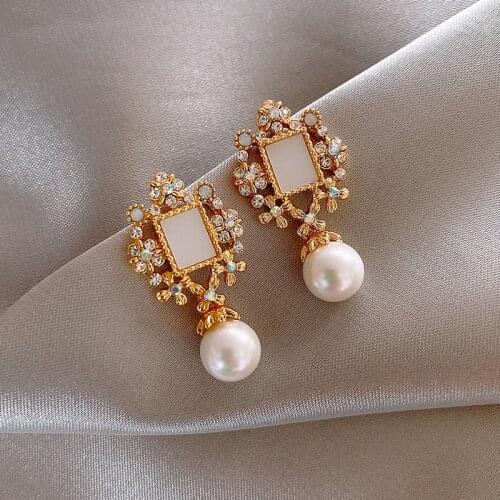 Retro Geometric Simulated Pearl Earrings for Women Girl Gold Color Alloy Shiny Rhinestone Dangle Earrings Statement Jewelry 2020