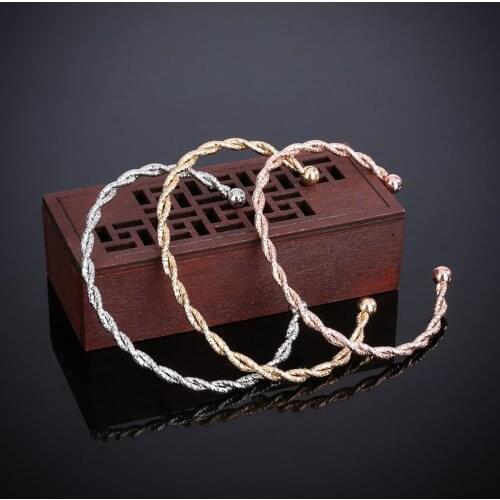 Fashion Twisted Open Bangle Bracelet Chic Elegant Rose Gold ColorCuff Bracelet For Women Ladies Party Charm Bracelet Jewelry