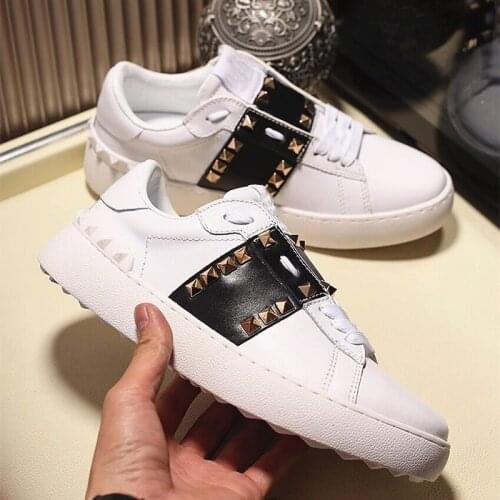 Classic Fashion New Mens Sneakers All-mhatc Comfortable Rivet Design Individual Casual Shoes Banquet Thick Bottom Trendy Shoes