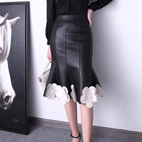 Women Genuine Leather Skirt Femme Stylish High Waist 3D Flowers Black White Color Contrast Fishtail Jupe Mujer Pleated Saias