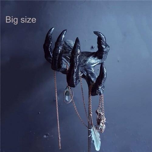 The Witch‘s’ Hand Wall Hanging Features Decoration Creative Props Universal Hook Home Decoration ключница на стену New Crafts