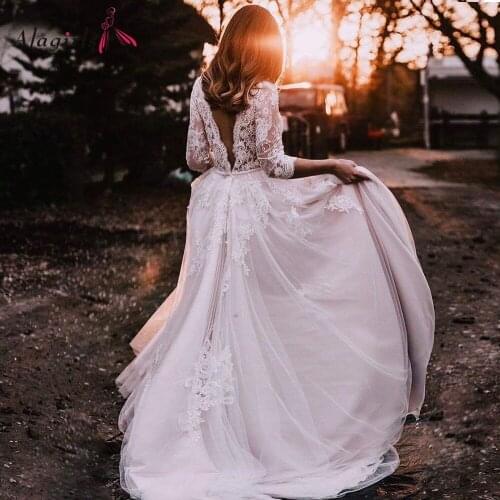 Elegant Plus Size Wedding Dress V Neck Backless Sleeves Robe de mariée White Long Train Lace Bride Dress Simple