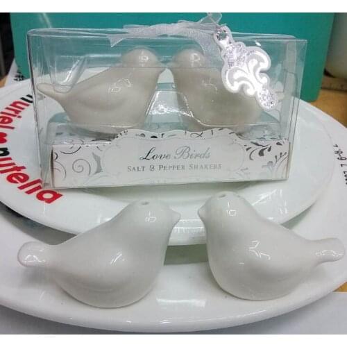 Wedding Favors Gifts for Guest True Love Conquers All Ceramic Love Birds Salt and Pepper Shakers LX1325